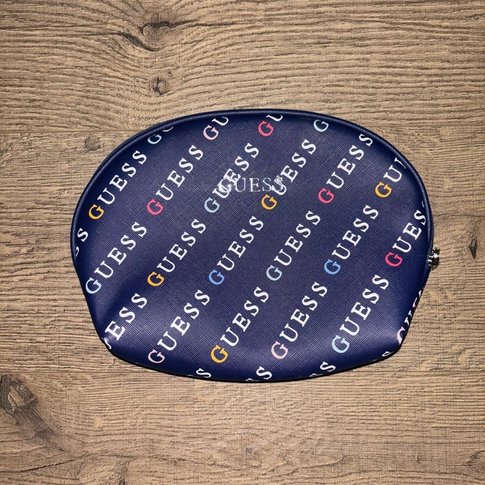 Guess Makeup Case​